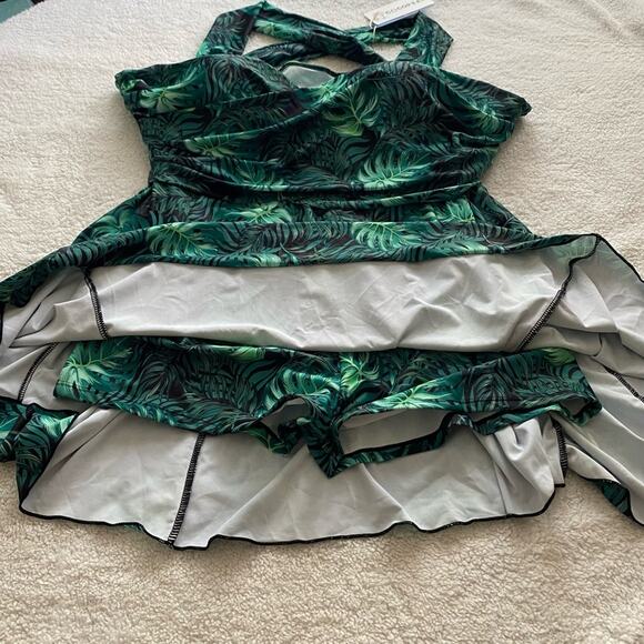 Swimsuit Cocopear 5XL NWT Green Black leaf print romper Plus Size One Piece - Picture 6 of 9